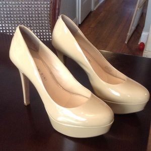 Nude Pumps